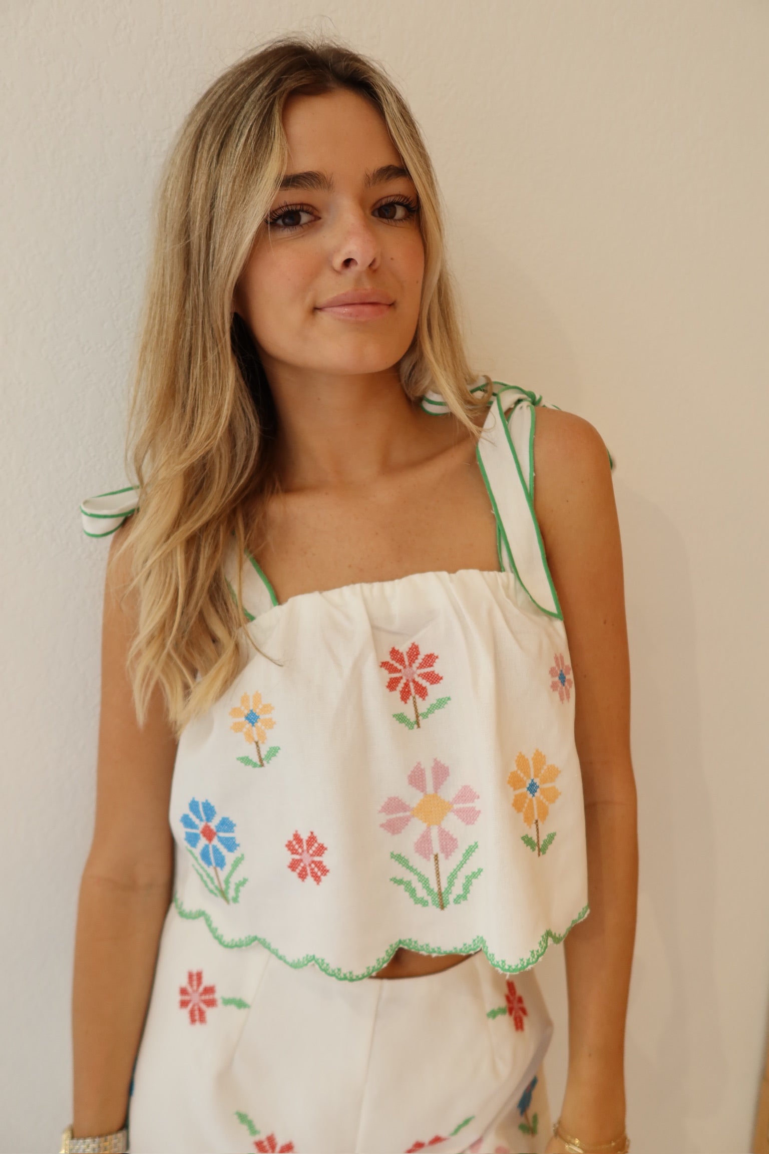 DAPHNE EMBROIDERED TOP