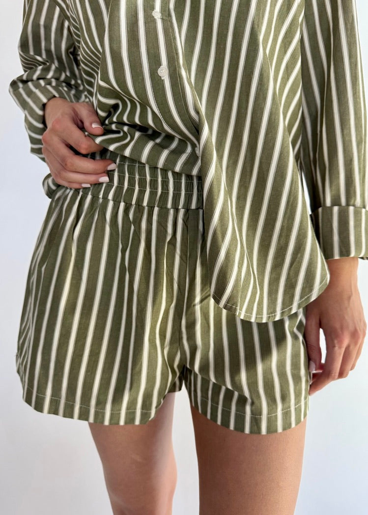 DAY TO DAY STRIPED  SHORT